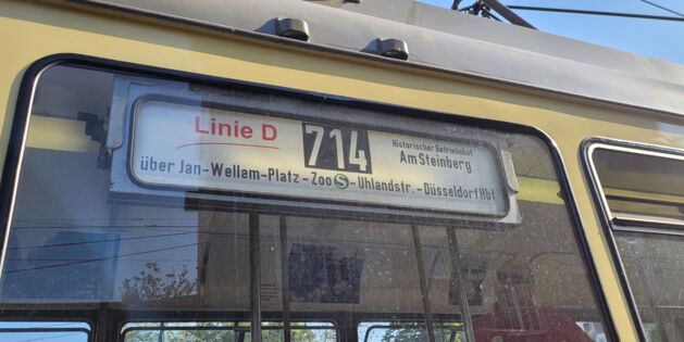 Die Oldtimerlinie 714 auf einem Rollband (Foto: Alexander Schmitz)