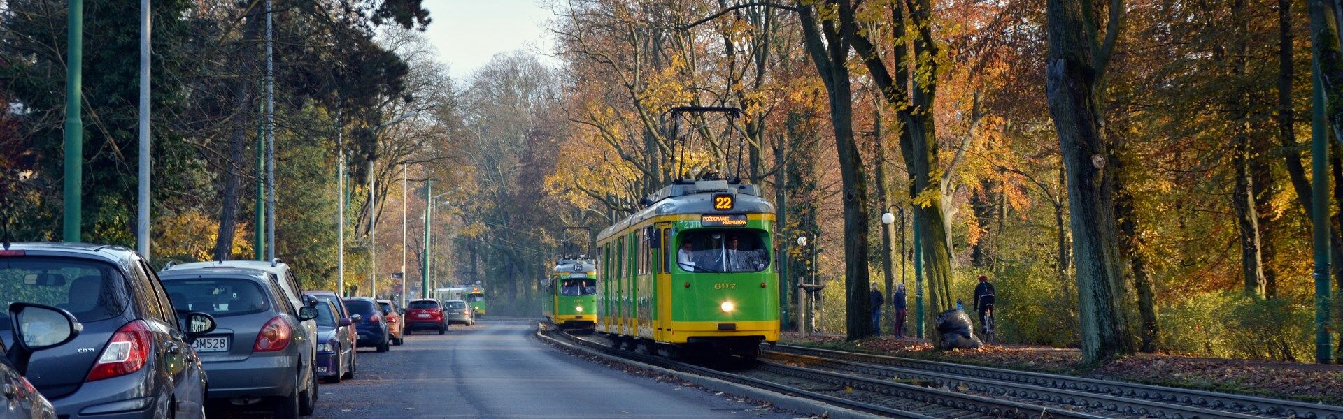 Am 10.11.2019 führt der Wagen 697 den aus neun Düwag GT8 bestehenden Abschiedskorso an. Er markiert das Einsatzende der ehemaligen Düsseldorfer Fahrzeuge in der polnischen Stadt Poznań (Posen) nach 22 Jahren. (Foto: Łukasz Łyszczak)