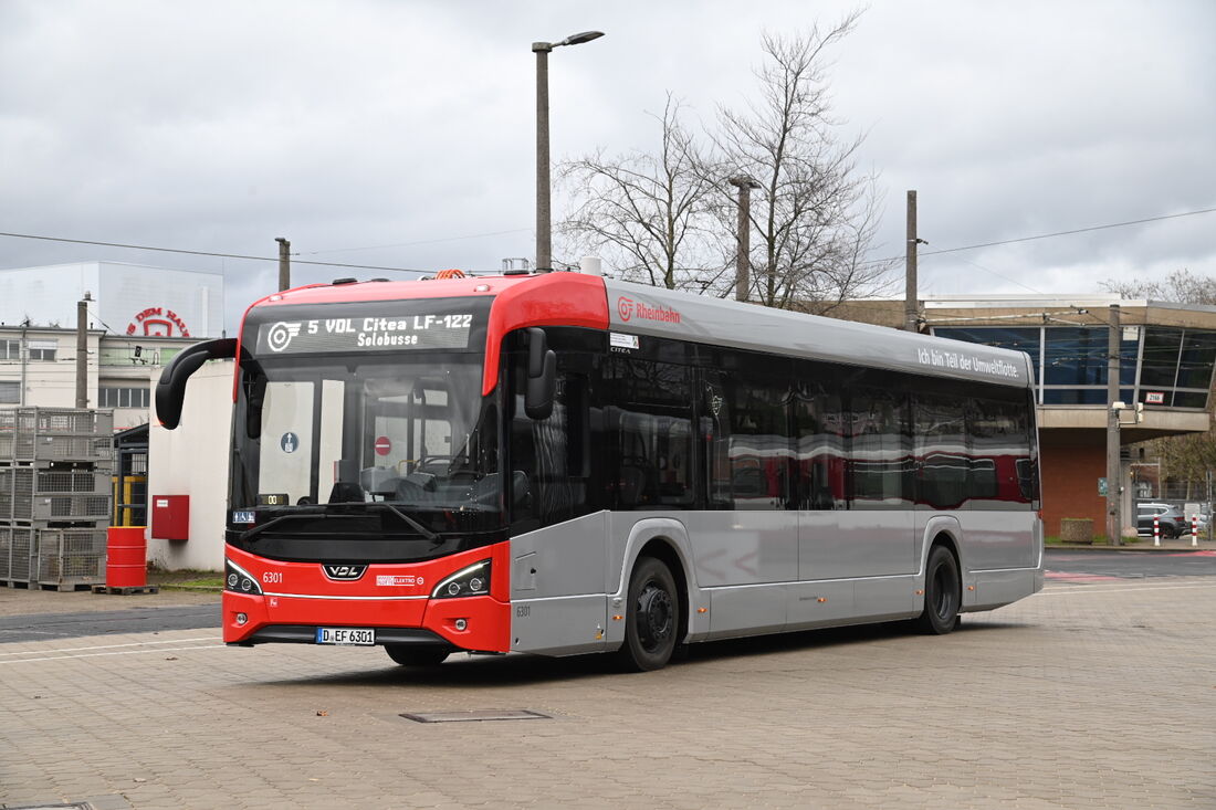 Portrait des neuen VDL LF 122 Electric Batteriebusses. Die neue VDL-Bauform ist noch nicht weit verbreitet, die Rheinbahn zählt zu den ersten Kunden für dieses Modell. Foto: Volker Eichhorst